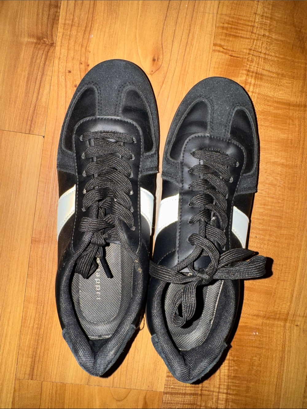 Women’s Black Sneakers with White Stripe(2)
